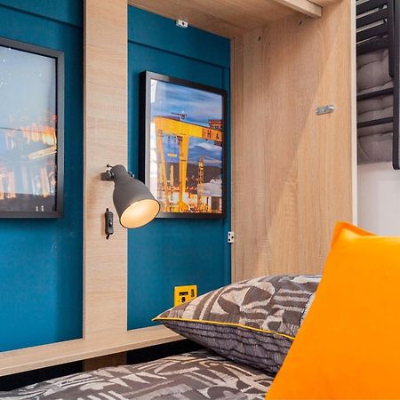 Funky City Apartment - Secure Parking - Wifi - Sleeps 6 - No Parties Belfast Eksteriør bilde
