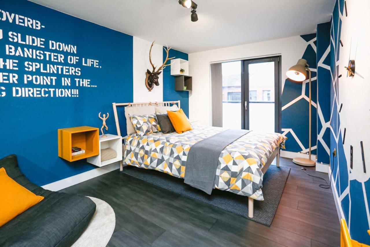 Funky City Apartment - Secure Parking - Wifi - Sleeps 6 - No Parties Belfast Eksteriør bilde