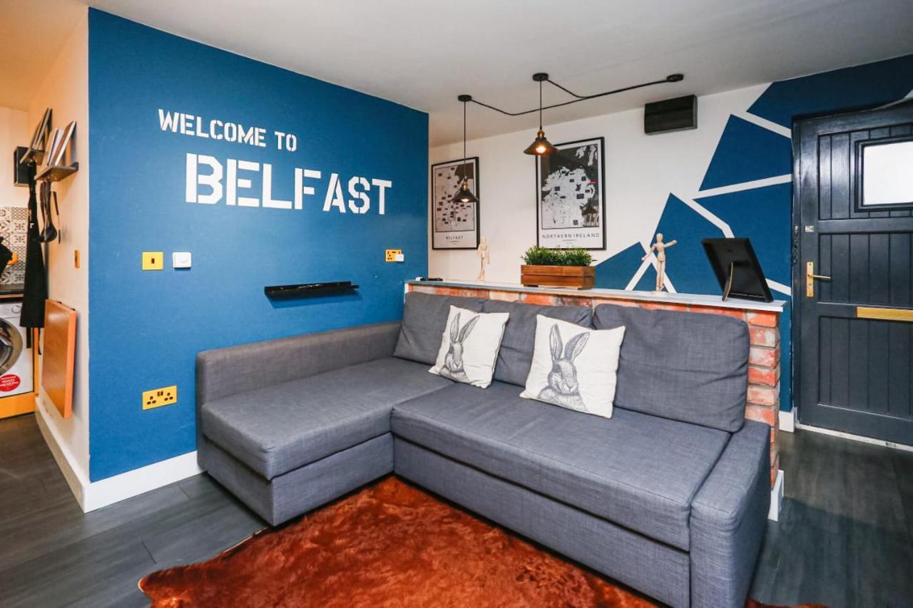 Funky City Apartment - Secure Parking - Wifi - Sleeps 6 - No Parties Belfast Eksteriør bilde