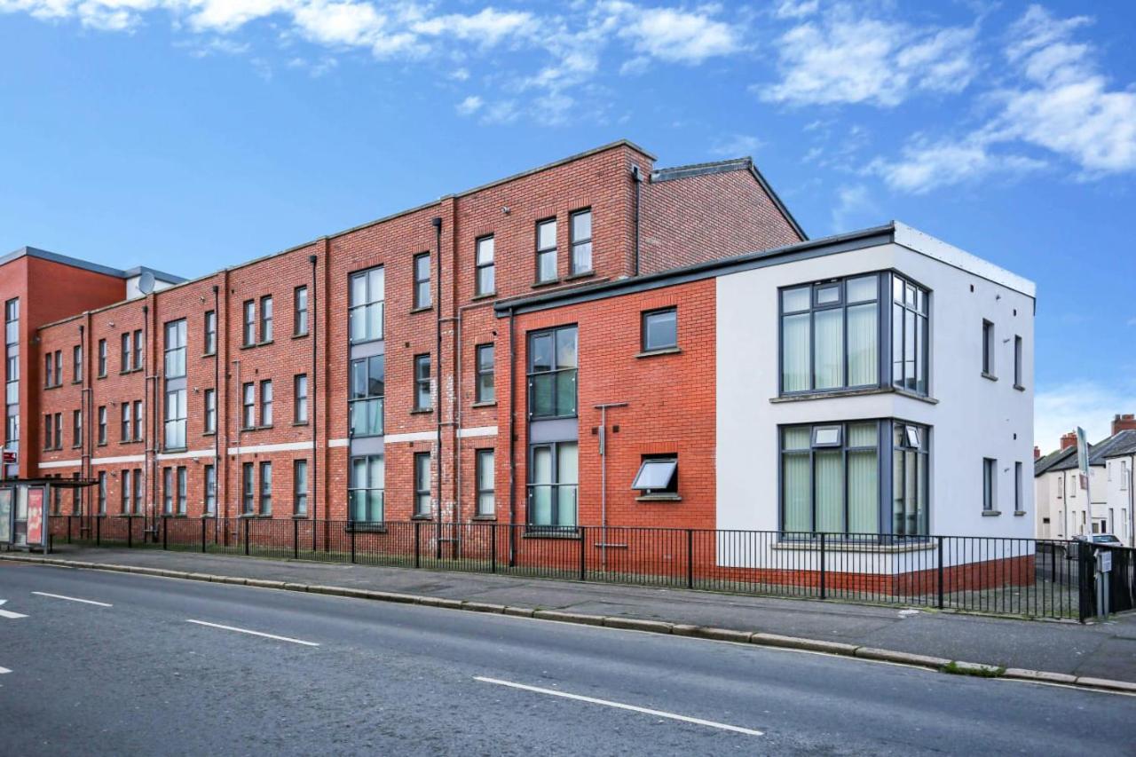Funky City Apartment - Secure Parking - Wifi - Sleeps 6 - No Parties Belfast Eksteriør bilde