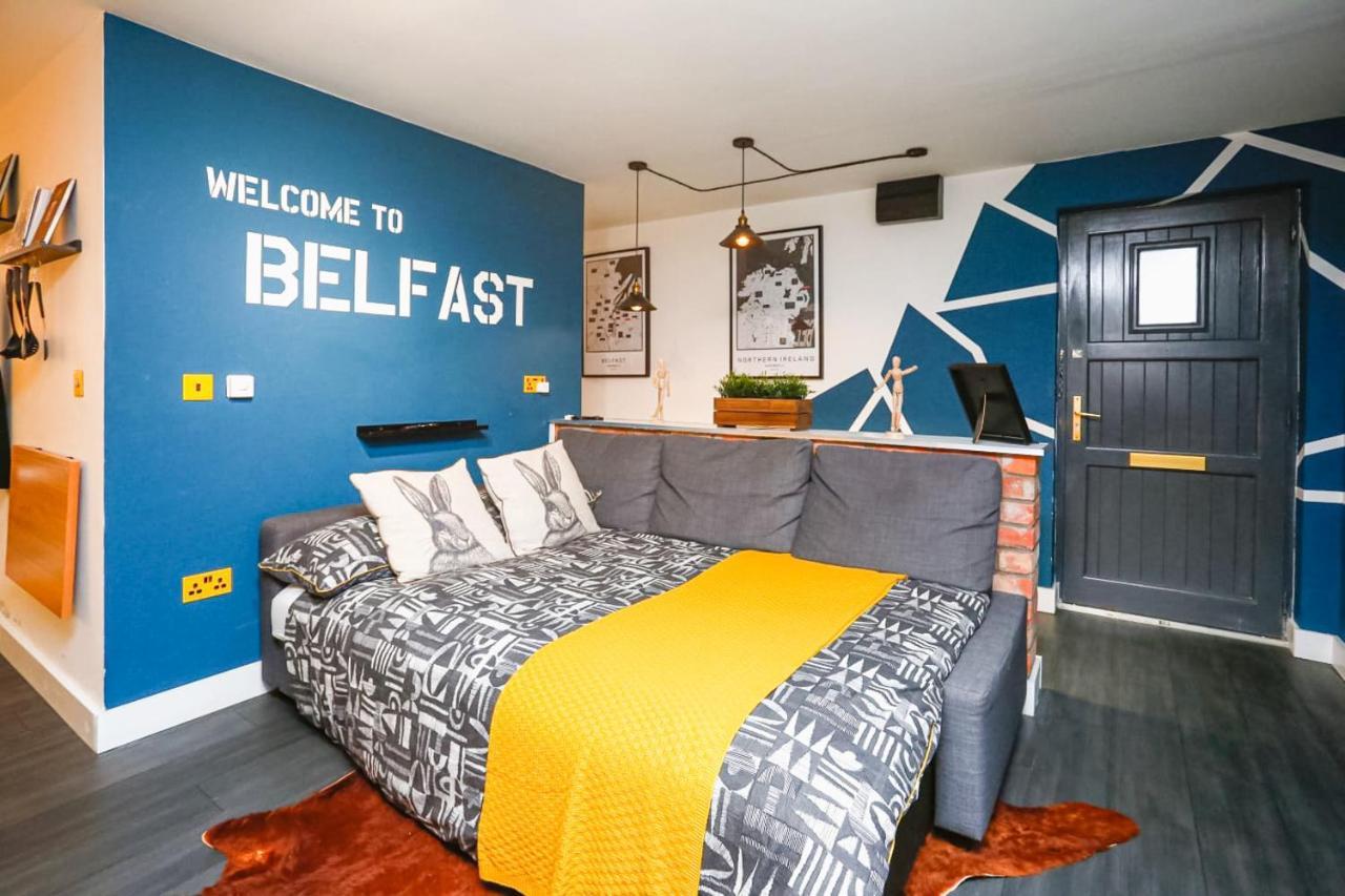 Funky City Apartment - Secure Parking - Wifi - Sleeps 6 - No Parties Belfast Eksteriør bilde