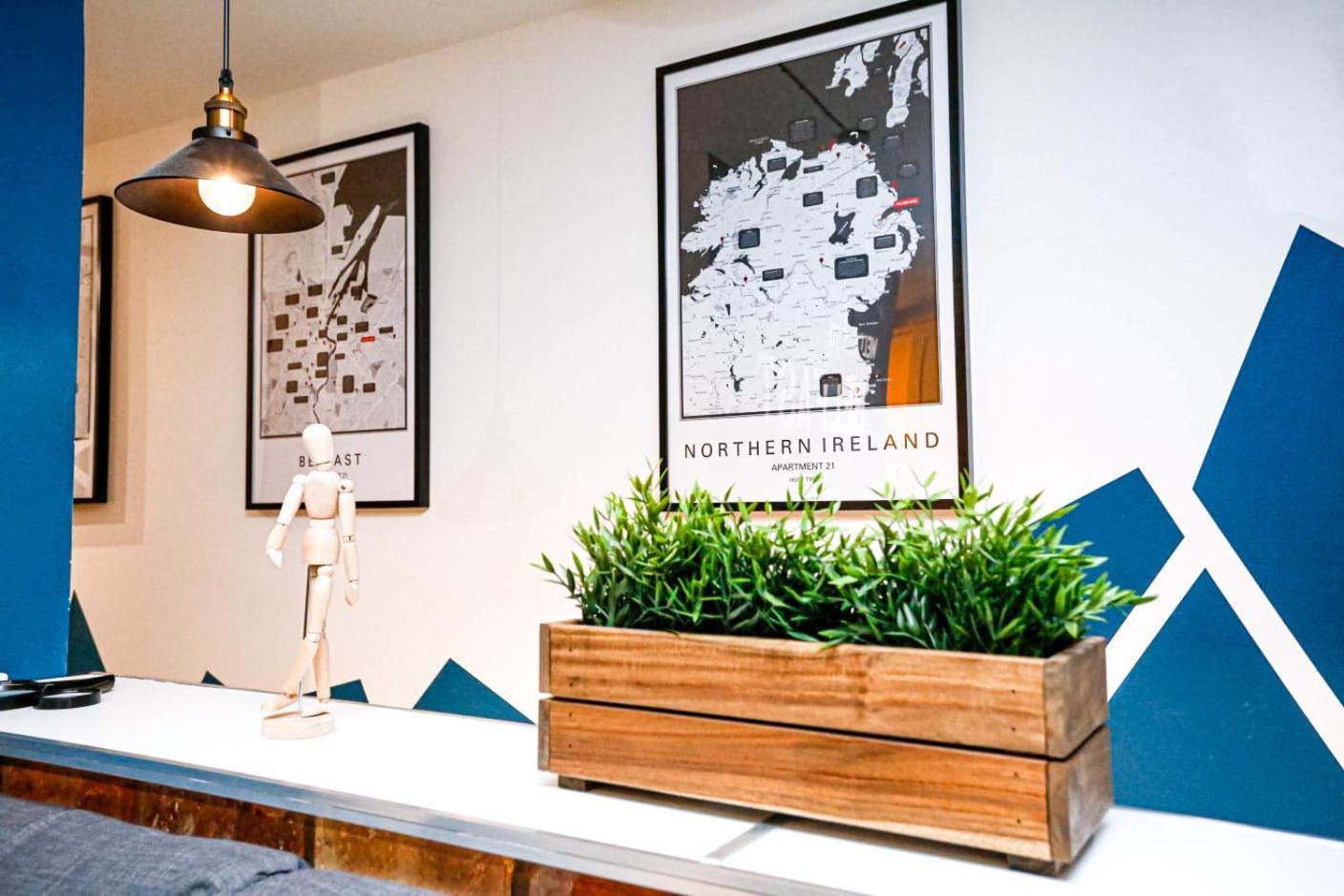 Funky City Apartment - Secure Parking - Wifi - Sleeps 6 - No Parties Belfast Eksteriør bilde