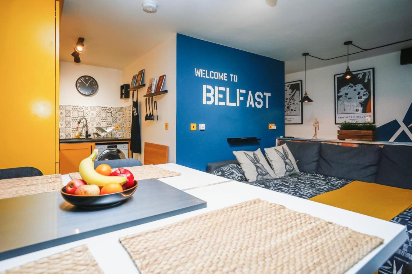 Funky City Apartment - Secure Parking - Wifi - Sleeps 6 - No Parties Belfast Eksteriør bilde