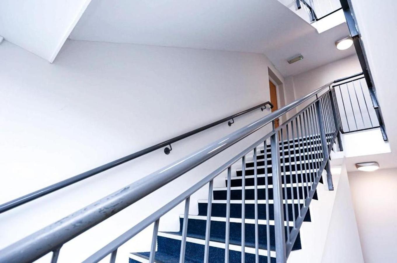 Funky City Apartment - Secure Parking - Wifi - Sleeps 6 - No Parties Belfast Eksteriør bilde