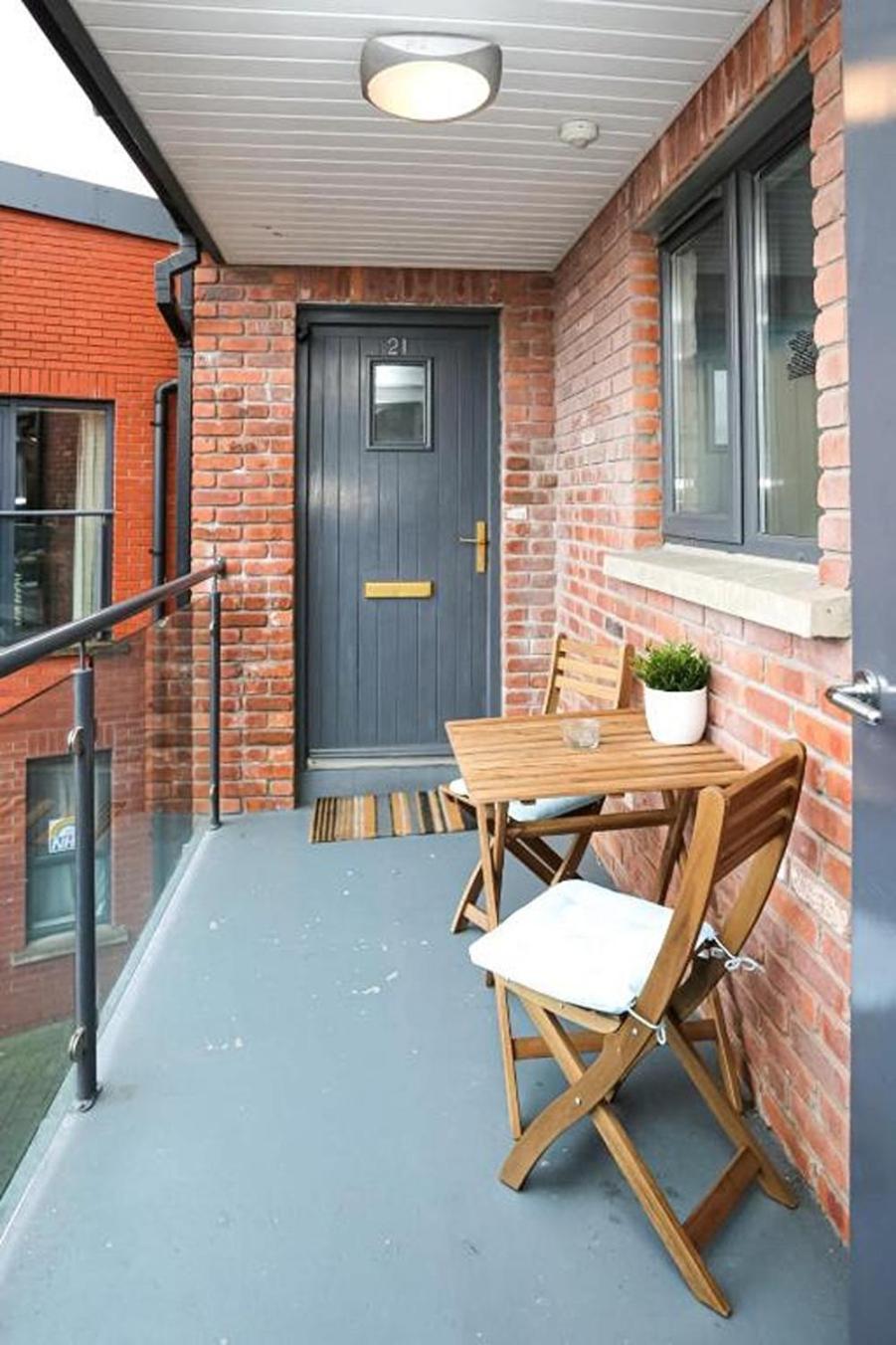 Funky City Apartment - Secure Parking - Wifi - Sleeps 6 - No Parties Belfast Eksteriør bilde